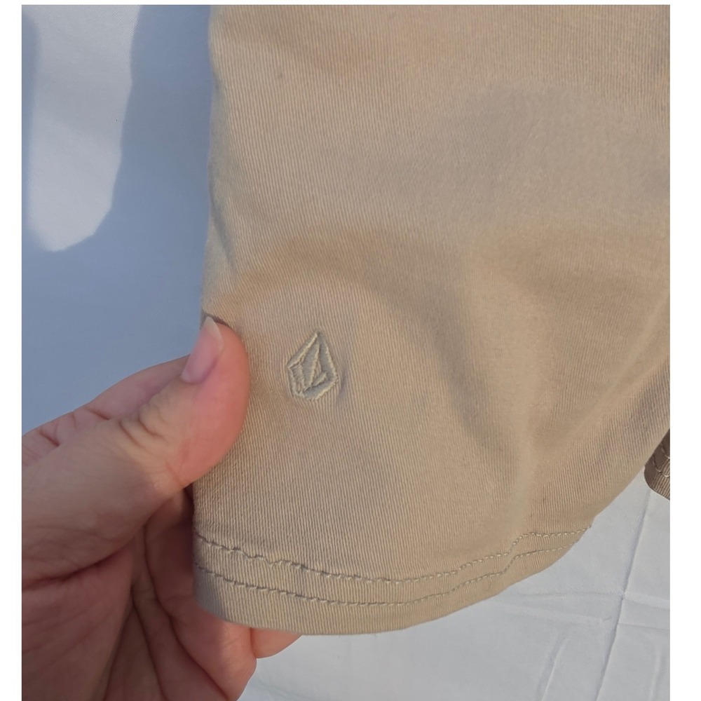 Volcom Toddler Boys 2-Piece Set Aqua Button Down Shirt and Khaki Shorts NEW - Picture 9 of 13
